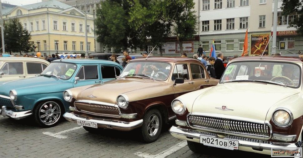 Изложба на ретро автомобили во Екатеринбург