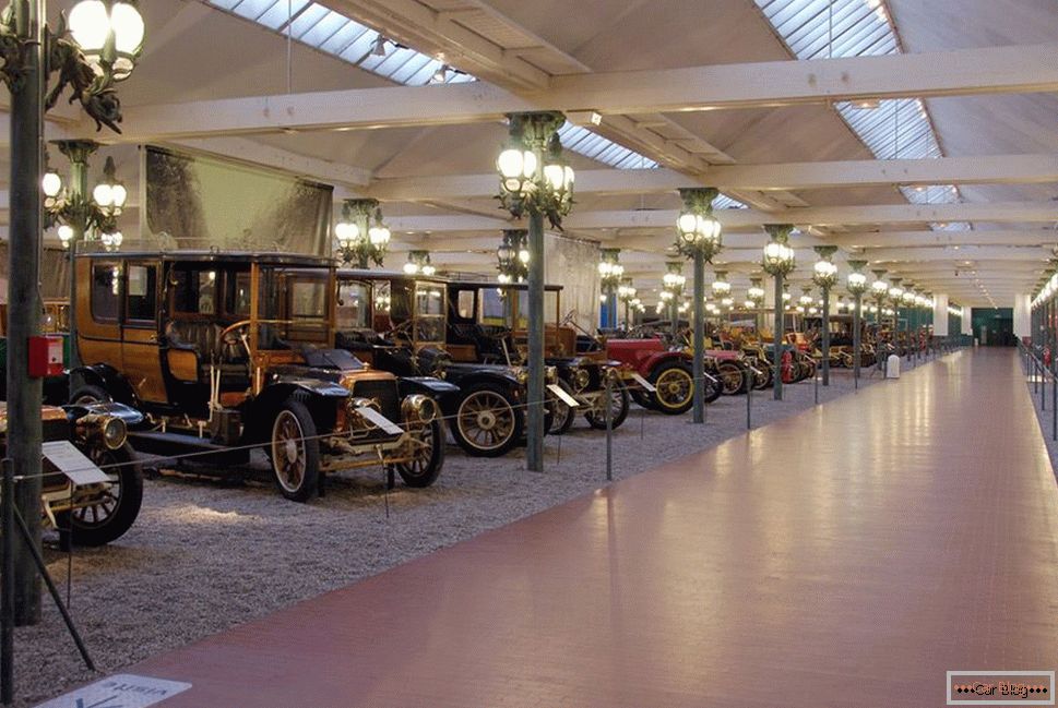 Музеј на ретро автомобили во Мулхаус
