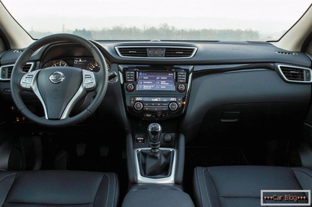 Кабината на автомобилот Nissan Qashqai ќе ужива во удобноста на возачот и патниците