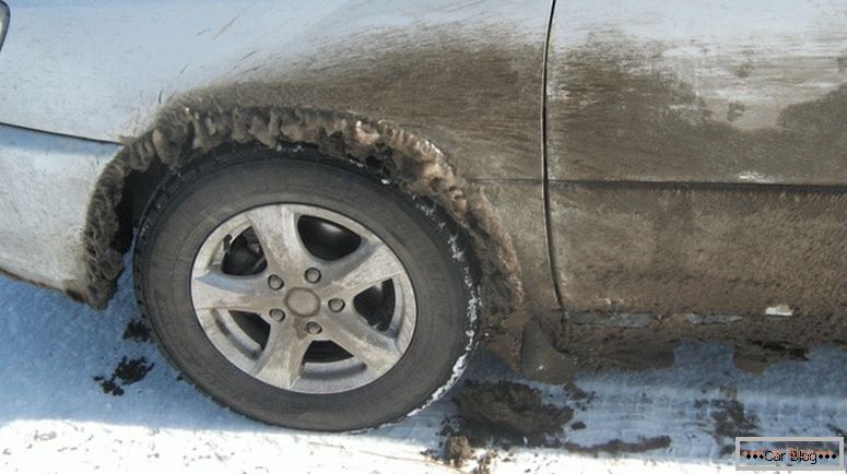 Како да миете автомобил во зима