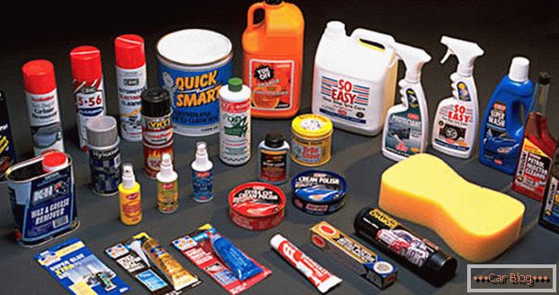 Денес постојат голем број производи за чистење на автомобили.