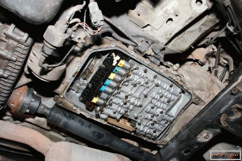 Land Rover Discovery 3 проблеми со дното на автомобилот