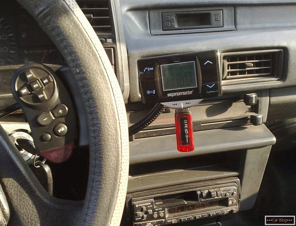 FM модулатор во автомобил