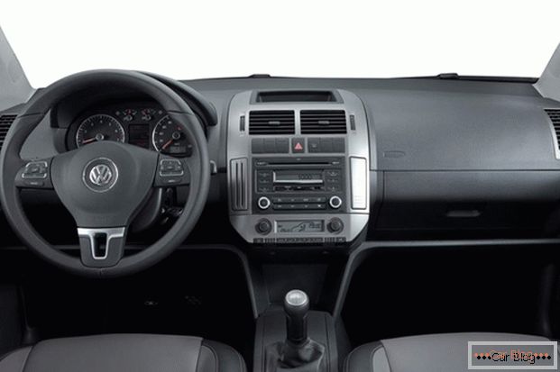 Внатре во Volkswagen Polo