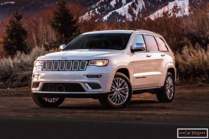 Слики: Нов 2018 Jeep Grand Cherokee