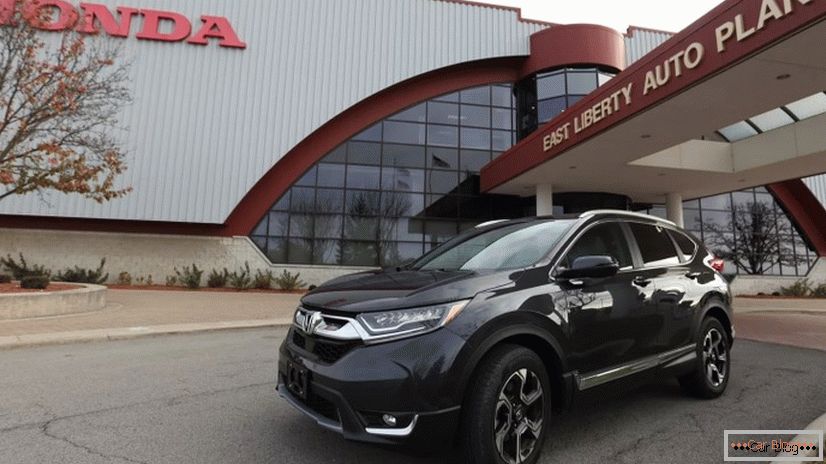 Новопоколенный паркетник Хонда CR-V для нашего авторынка начали собирать в Америке