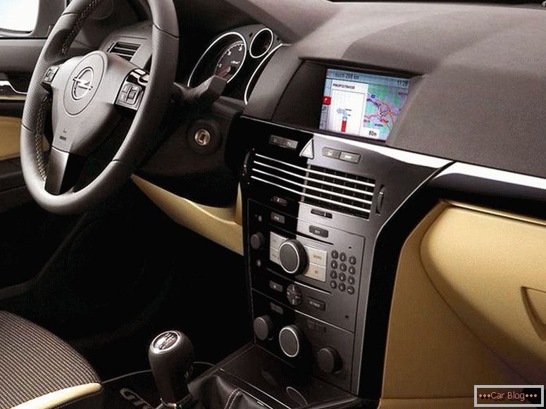 Opel Astra h салон