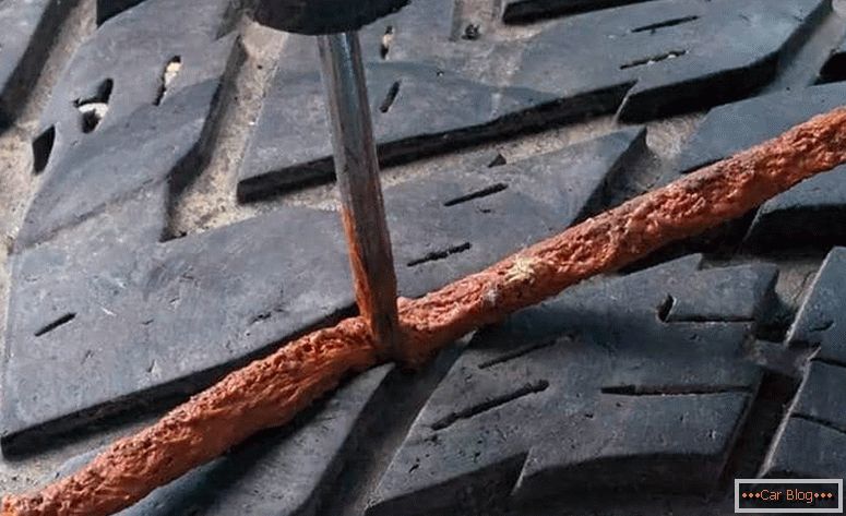 Како функционира комплет за поправка на гуми за алуминиумски гуми