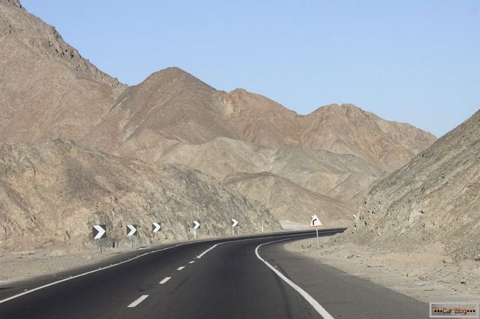 автопатот Луксор Хургат е преполн со бандити
