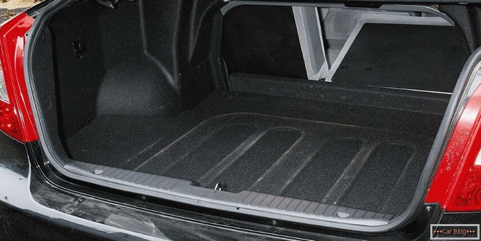 Багажен простор на Chevrolet Lacetti