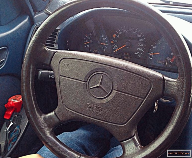 Волан на Mercedes-Benz W140