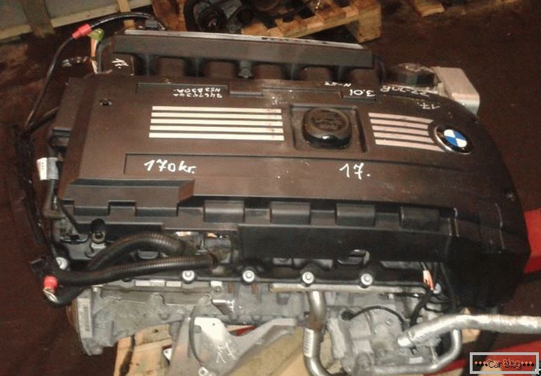 BMW 3 серија E90 мотор
