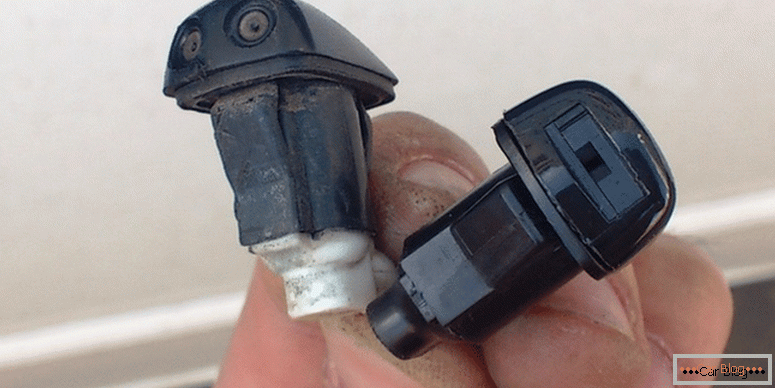 Како да ги заменат прскалките за миење на шофершајбната